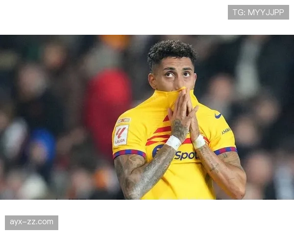 灵动边锋拉菲尼亚状态回暖，突破艺术闪耀球场